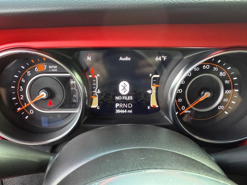 Jeep Wrangler Vehicle Full-screen Gallery Image 28