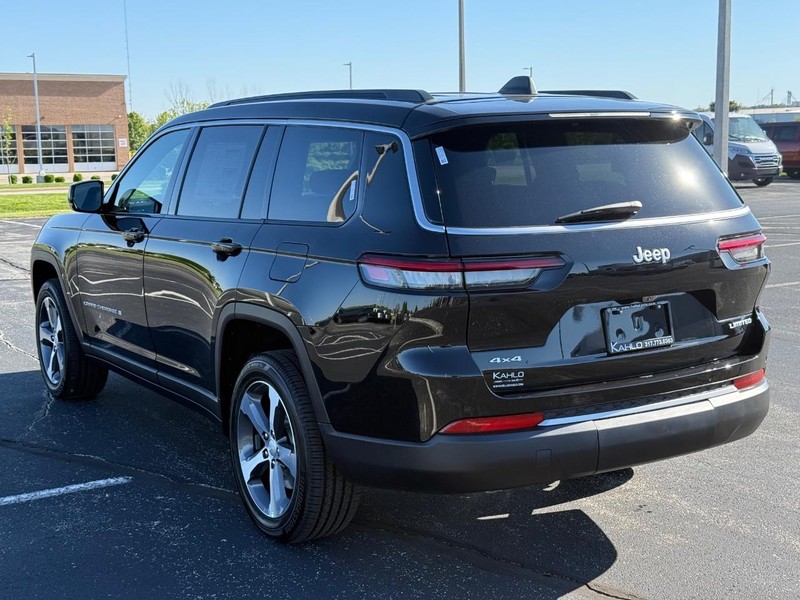 Jeep Grand Cherokee L Vehicle Full-screen Gallery Image 5