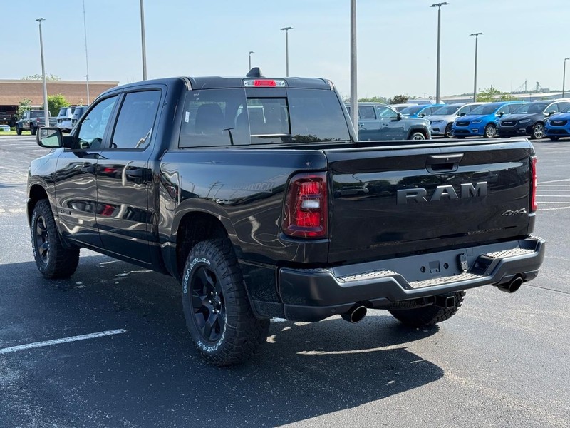 Ram 1500 Vehicle Full-screen Gallery Image 5