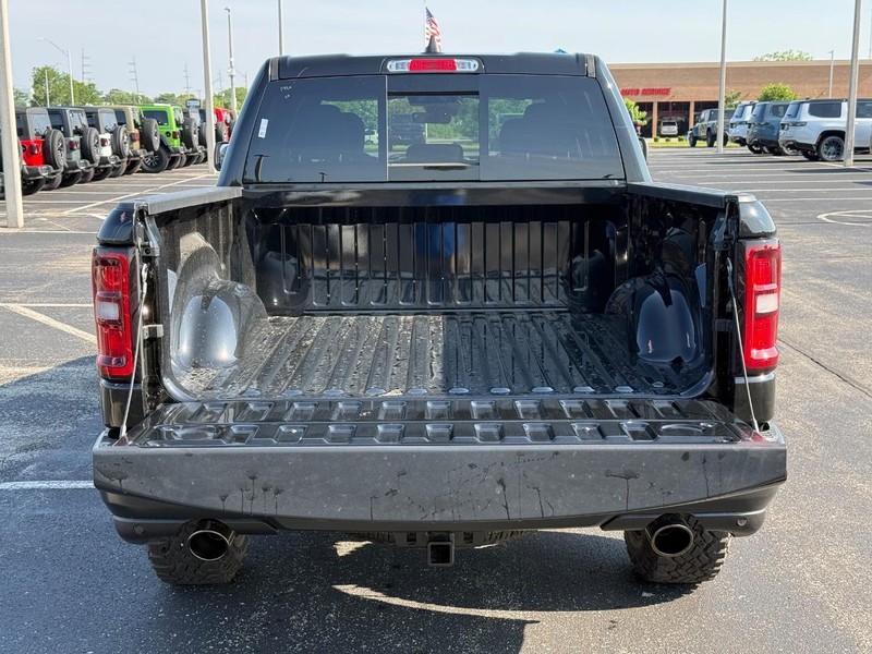 Ram 1500 Vehicle Full-screen Gallery Image 7