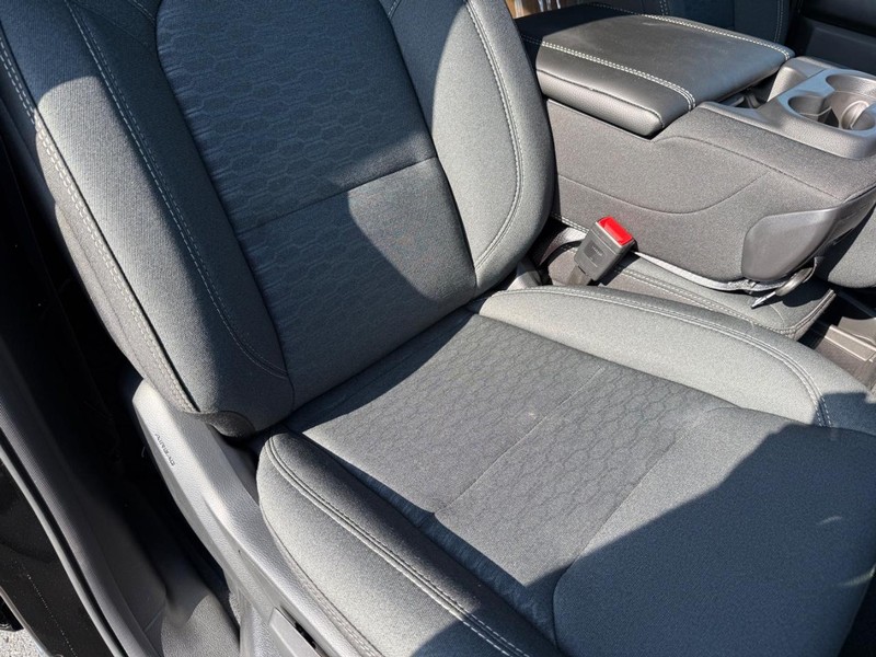 Ram 1500 Vehicle Full-screen Gallery Image 15