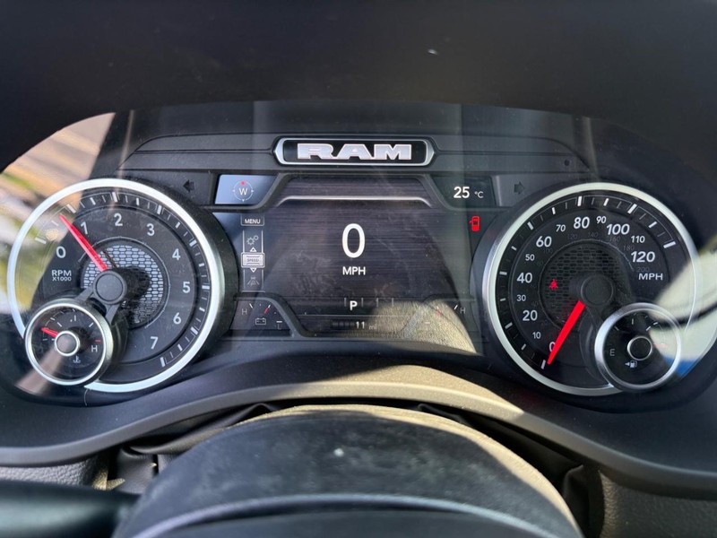 Ram 1500 Vehicle Full-screen Gallery Image 27