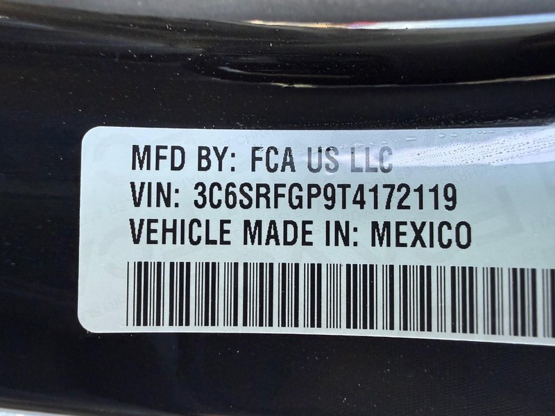 Ram 1500 Vehicle Full-screen Gallery Image 30