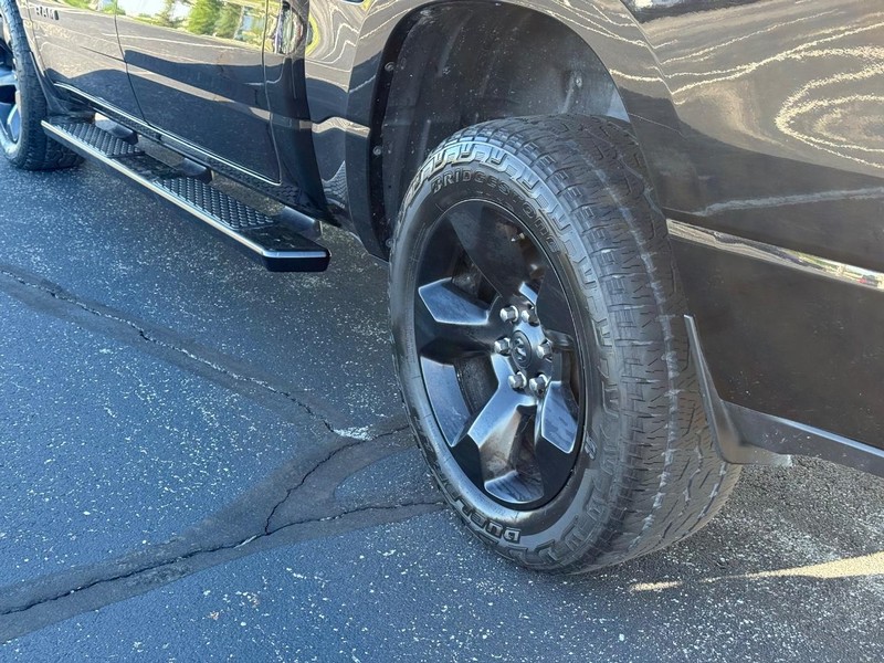Ram 1500 Vehicle Full-screen Gallery Image 6