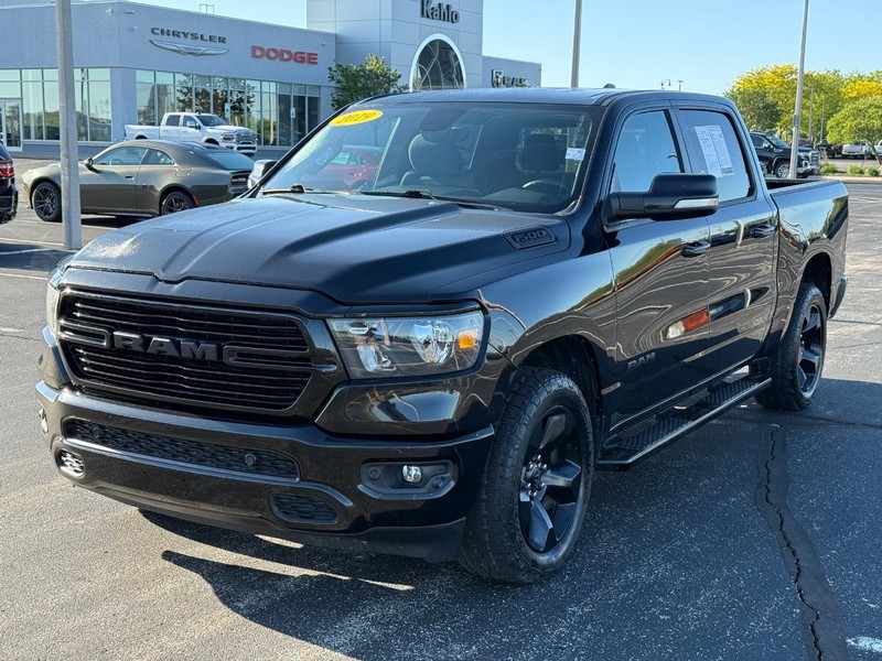 Ram 1500 Vehicle Full-screen Gallery Image 8
