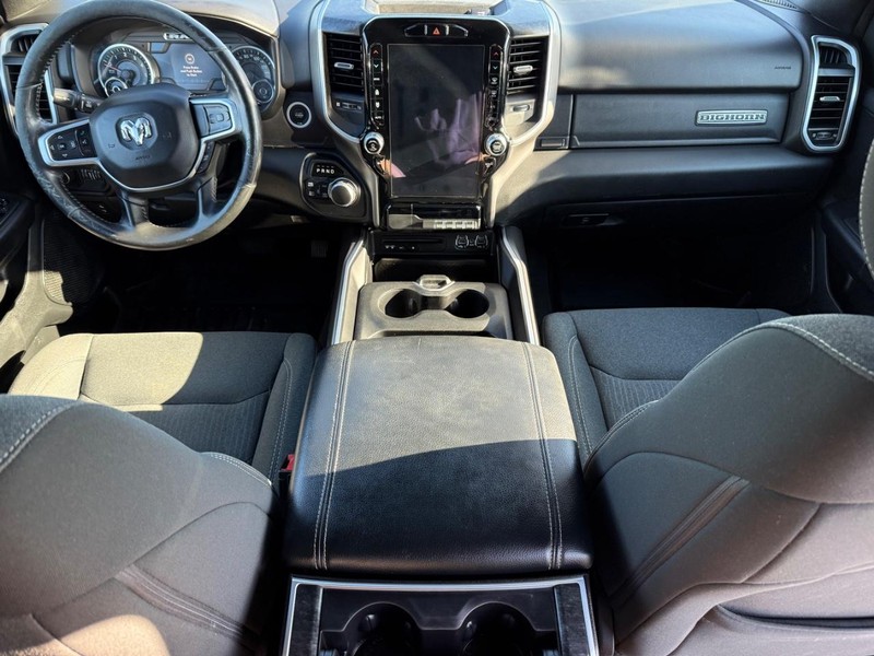 Ram 1500 Vehicle Full-screen Gallery Image 12
