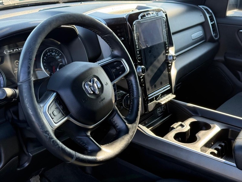 Ram 1500 Vehicle Full-screen Gallery Image 18