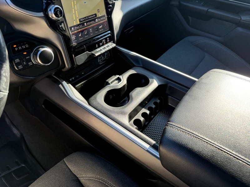 Ram 1500 Vehicle Full-screen Gallery Image 25