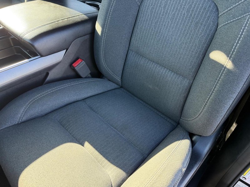 Ram 1500 Vehicle Full-screen Gallery Image 29