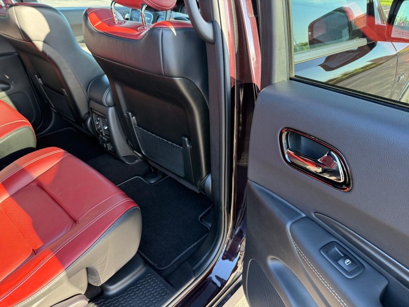 Dodge Durango Vehicle Full-screen Gallery Image 12
