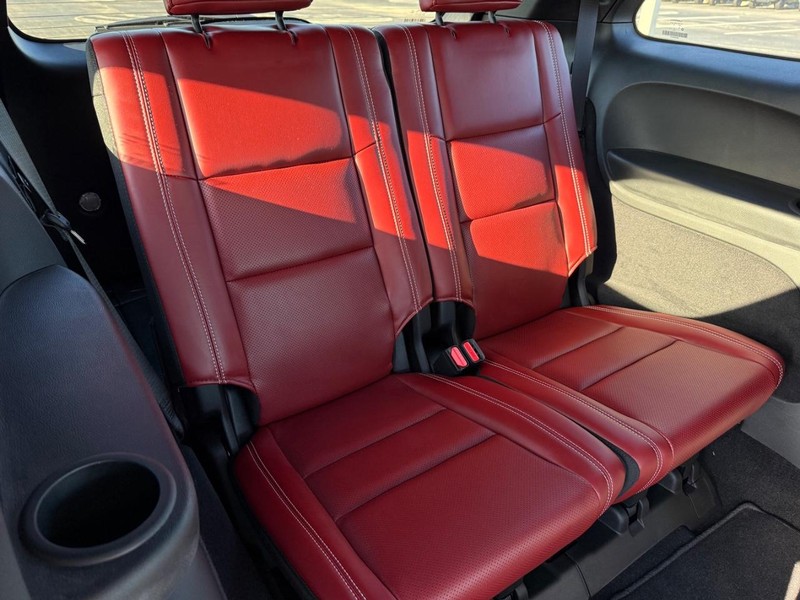 Dodge Durango Vehicle Full-screen Gallery Image 13