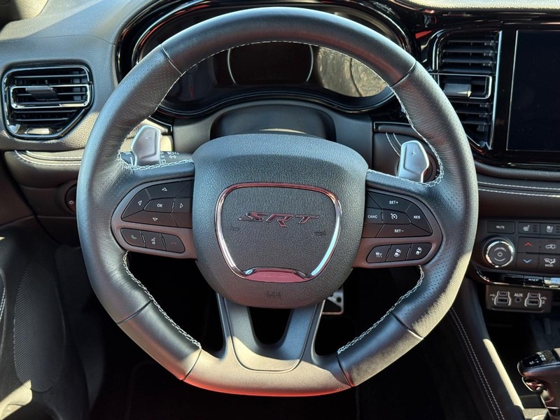 Dodge Durango Vehicle Full-screen Gallery Image 16