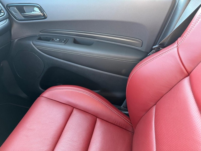Dodge Durango Vehicle Full-screen Gallery Image 30
