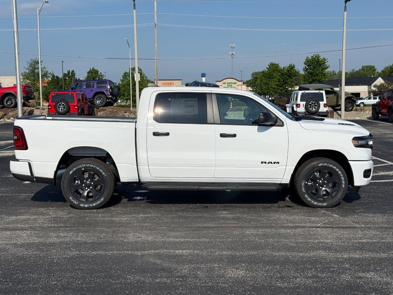 Ram 1500 Vehicle Full-screen Gallery Image 2