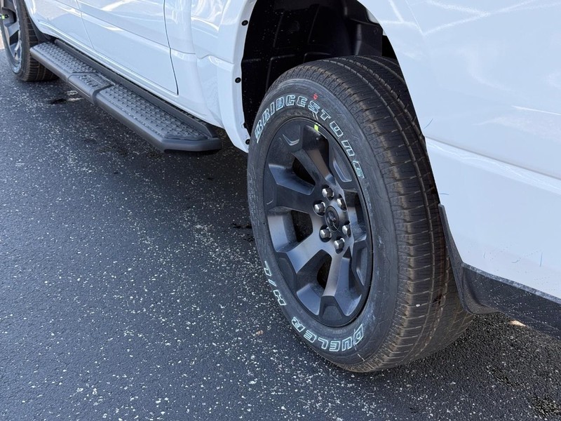 Ram 1500 Vehicle Full-screen Gallery Image 6