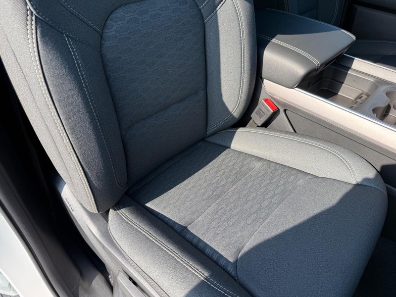 Ram 1500 Vehicle Full-screen Gallery Image 15