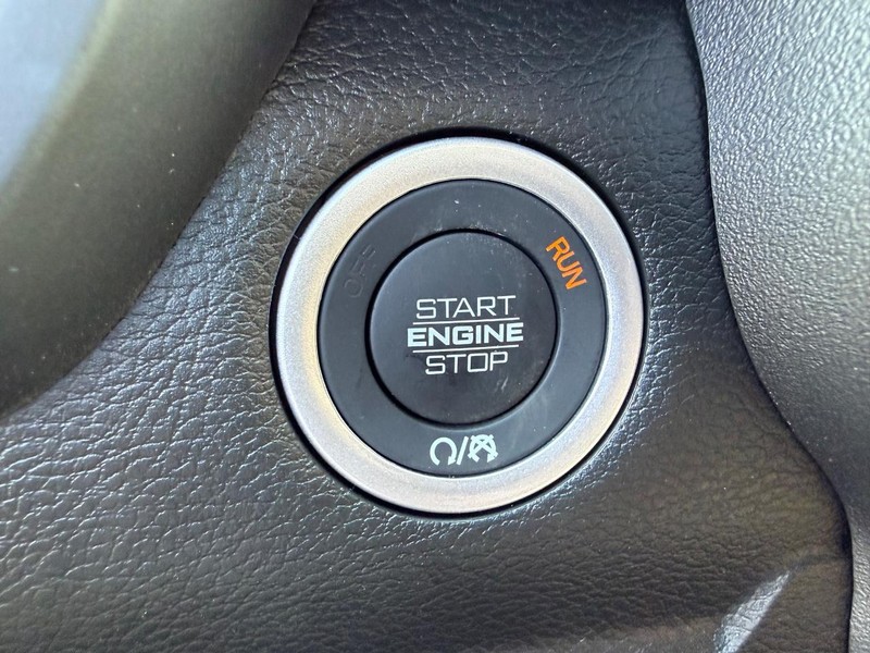 Ram 1500 Vehicle Full-screen Gallery Image 21