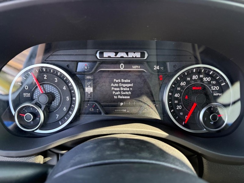 Ram 1500 Vehicle Full-screen Gallery Image 27
