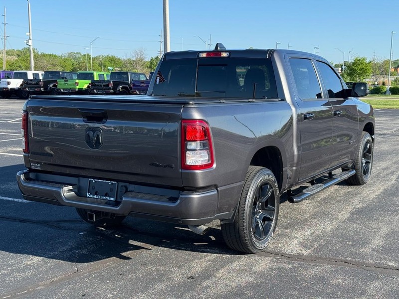 Ram 1500 Vehicle Full-screen Gallery Image 3