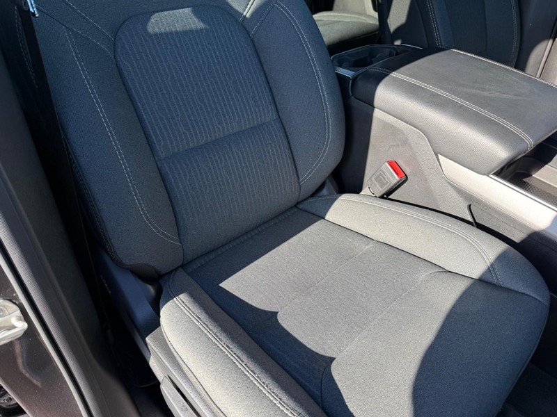 Ram 1500 Vehicle Full-screen Gallery Image 15