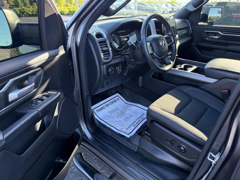 Ram 1500 Vehicle Full-screen Gallery Image 16