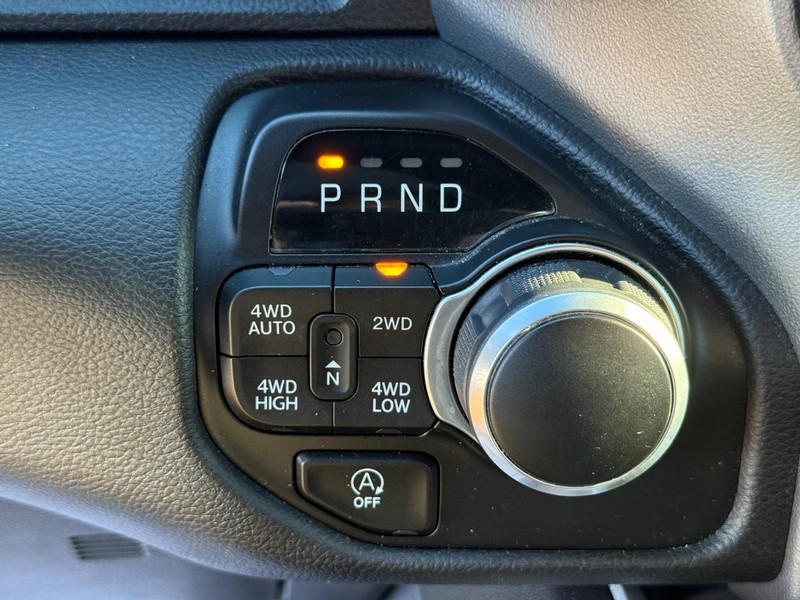 Ram 1500 Vehicle Full-screen Gallery Image 24