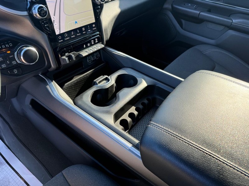 Ram 1500 Vehicle Full-screen Gallery Image 25