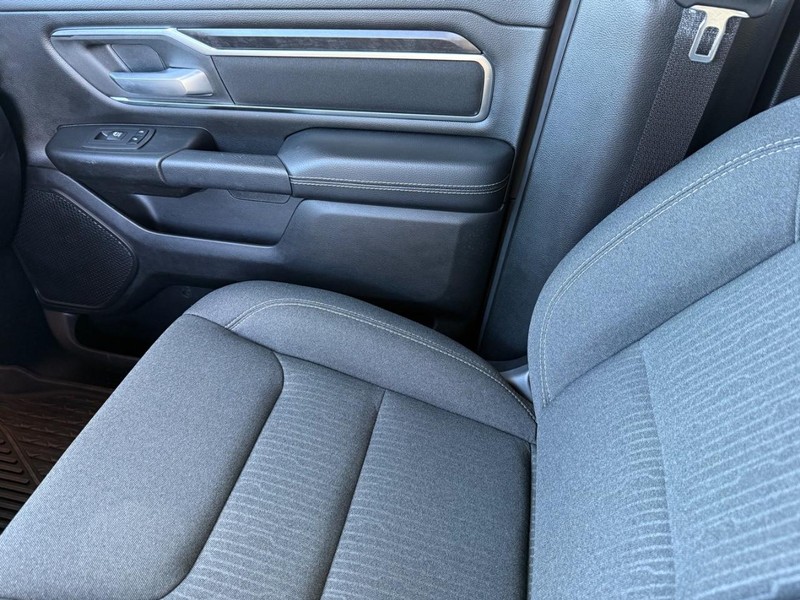 Ram 1500 Vehicle Full-screen Gallery Image 26