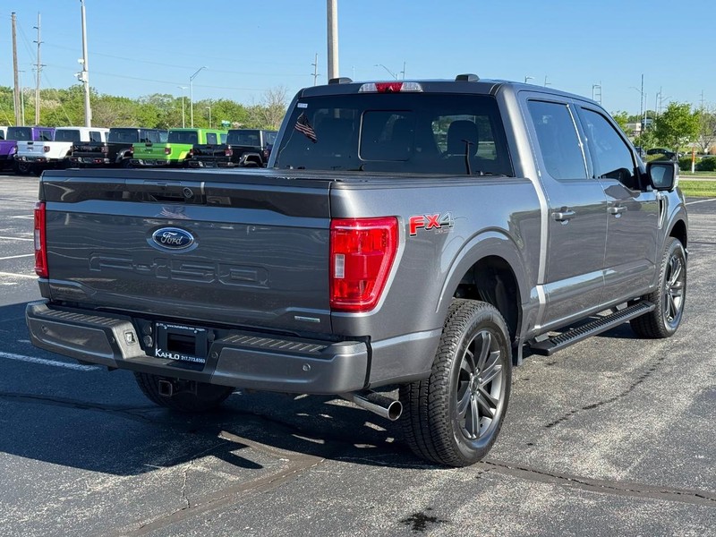 Ford F-150 Vehicle Full-screen Gallery Image 3