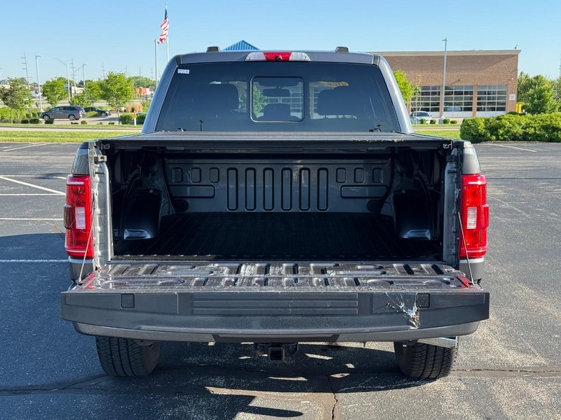 Ford F-150 Vehicle Full-screen Gallery Image 7