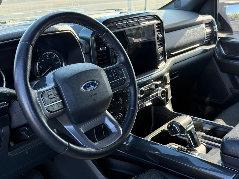 Ford F-150 Vehicle Full-screen Gallery Image 18