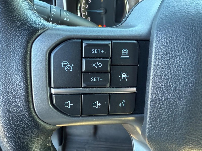 Ford F-150 Vehicle Full-screen Gallery Image 19