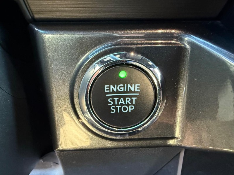 Ford F-150 Vehicle Full-screen Gallery Image 21