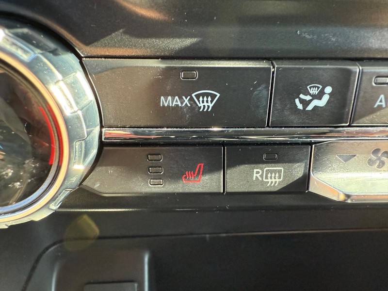 Ford F-150 Vehicle Full-screen Gallery Image 22