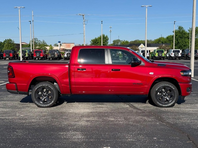 Ram 1500 Vehicle Full-screen Gallery Image 2