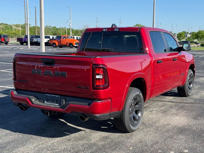 Ram 1500 Vehicle Full-screen Gallery Image 3