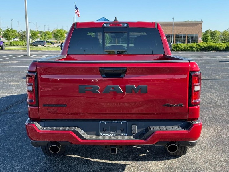 Ram 1500 Vehicle Full-screen Gallery Image 4