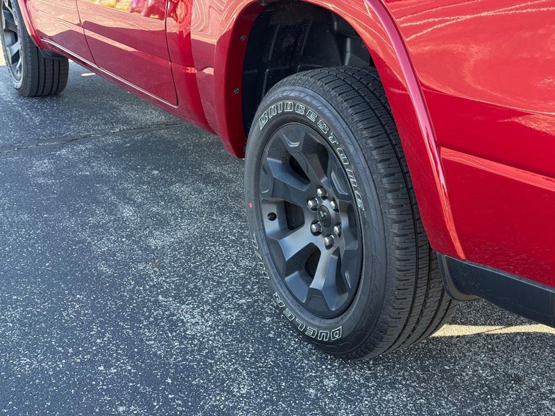 Ram 1500 Vehicle Full-screen Gallery Image 6