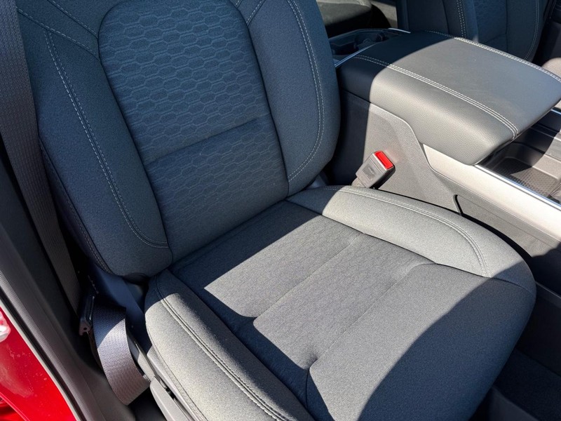 Ram 1500 Vehicle Full-screen Gallery Image 14