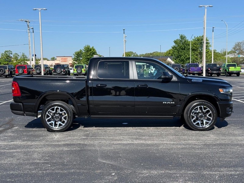 Ram 1500 Vehicle Full-screen Gallery Image 2