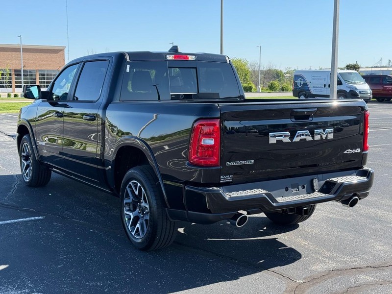 Ram 1500 Vehicle Full-screen Gallery Image 5