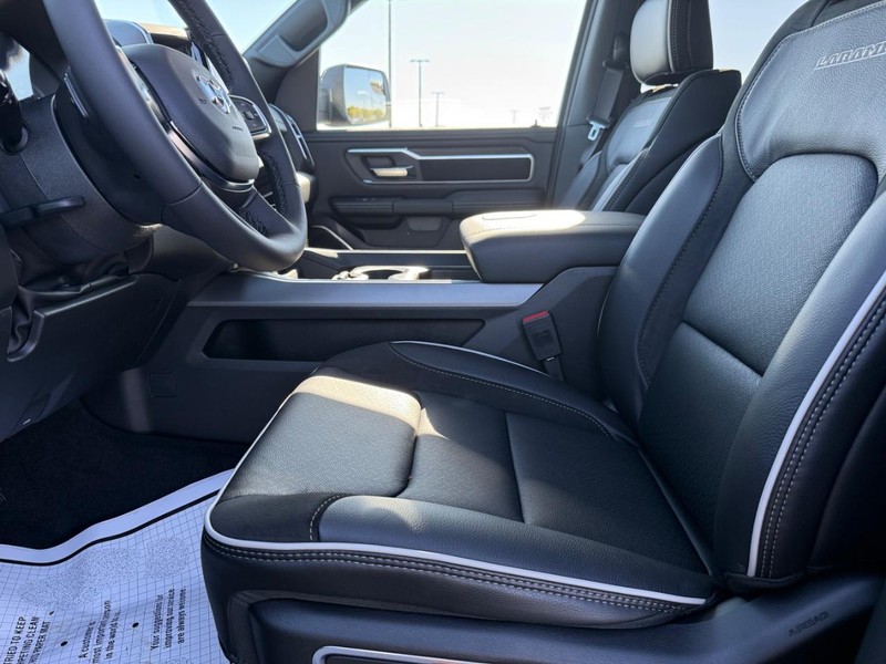Ram 1500 Vehicle Full-screen Gallery Image 18