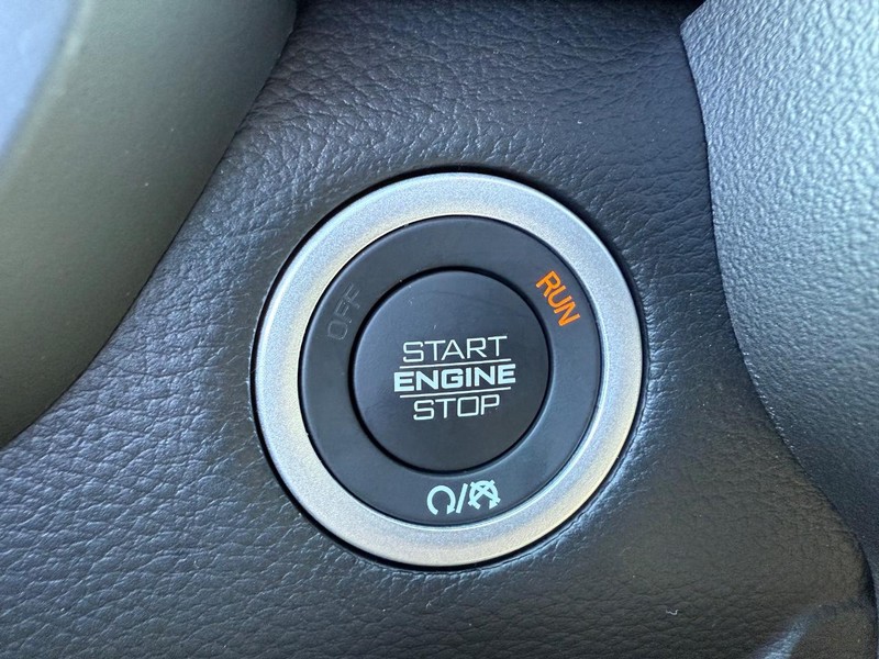 Ram 1500 Vehicle Full-screen Gallery Image 22