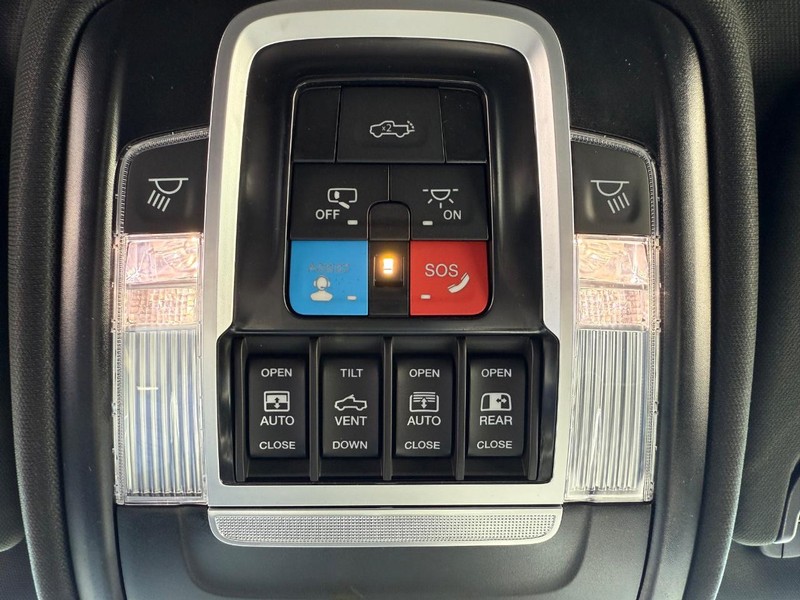 Ram 1500 Vehicle Full-screen Gallery Image 28