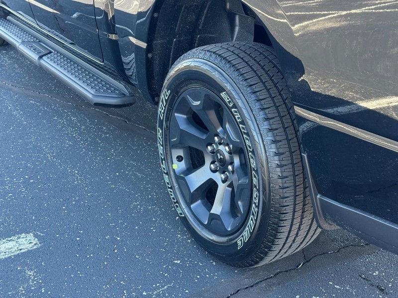Ram 1500 Vehicle Full-screen Gallery Image 6
