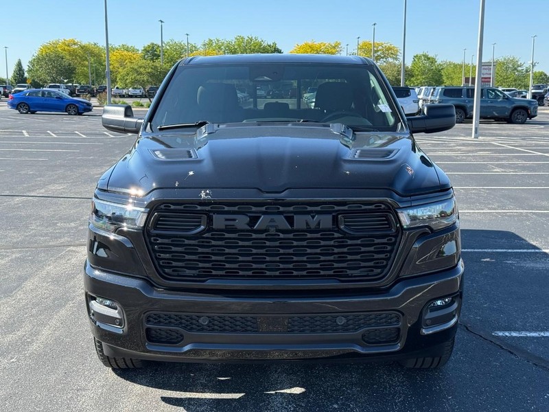 Ram 1500 Vehicle Full-screen Gallery Image 9