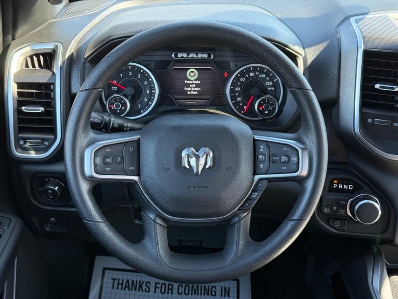 Ram 1500 Vehicle Full-screen Gallery Image 13