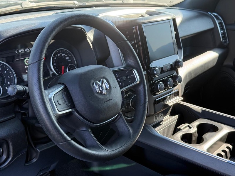 Ram 1500 Vehicle Full-screen Gallery Image 18