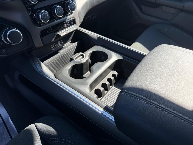 Ram 1500 Vehicle Full-screen Gallery Image 26