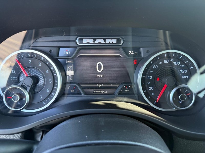 Ram 1500 Vehicle Full-screen Gallery Image 28